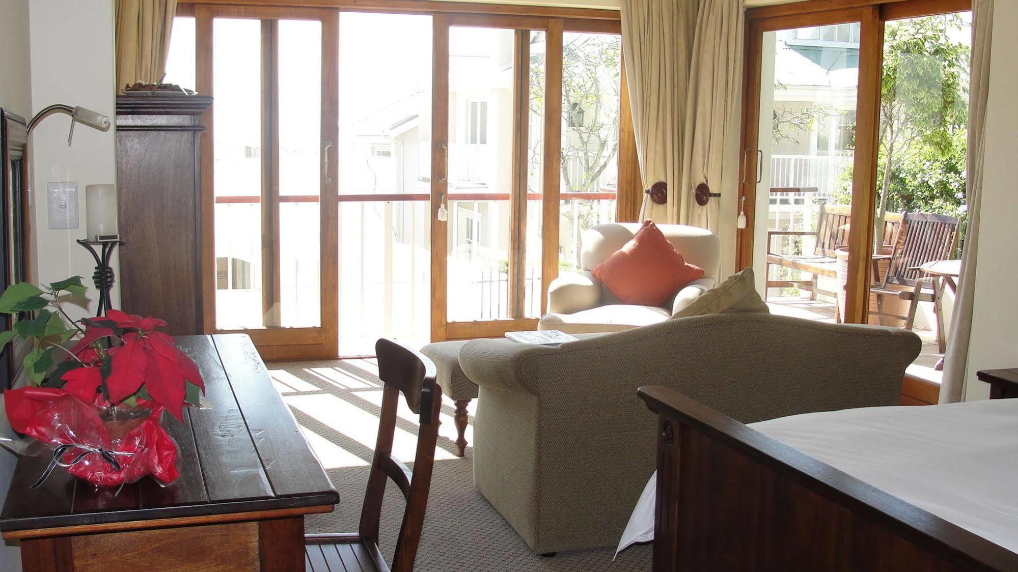 Augusta Bay Guest House クニスナ エクステリア 写真