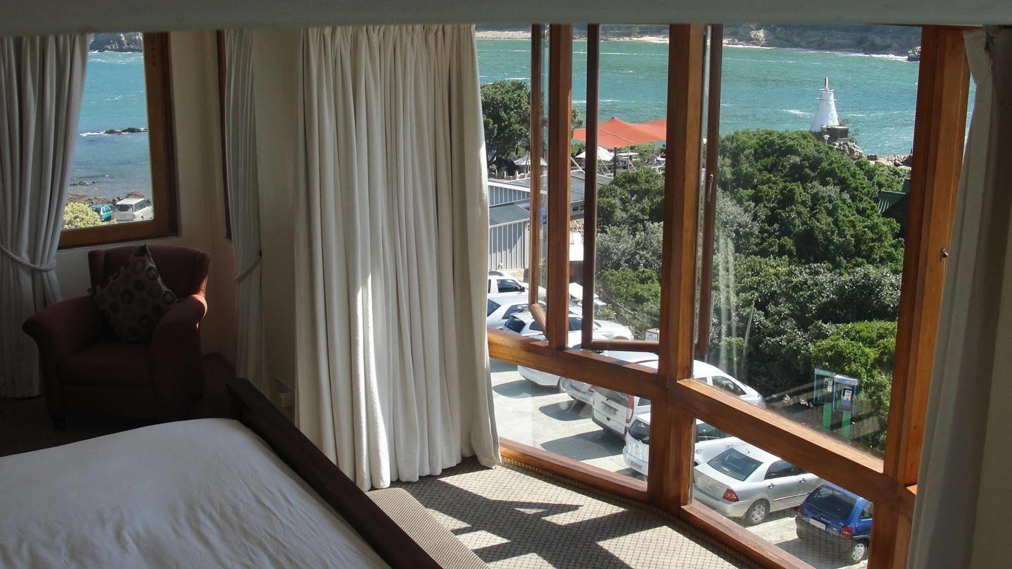 Augusta Bay Guest House クニスナ エクステリア 写真